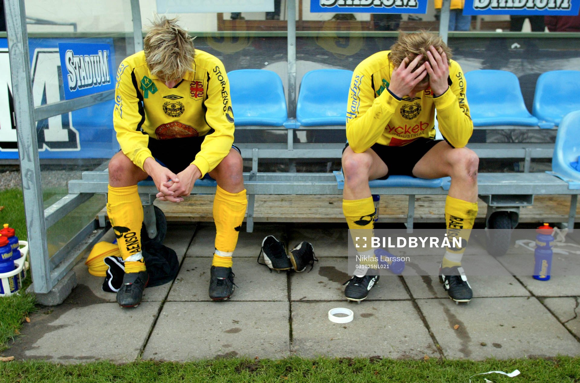 Ännu ett förlorat kval… Två Mjällbyspelare deppar