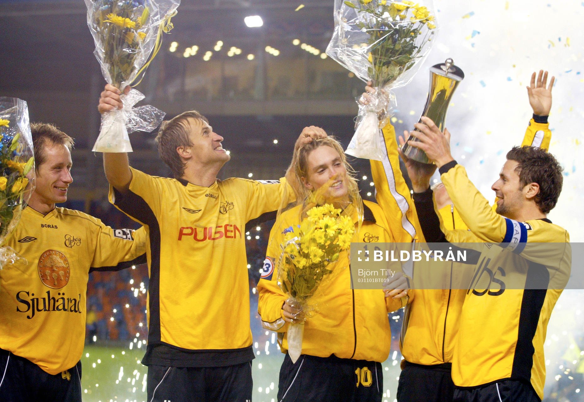  Johan Karlsson, Hasse Berggren, Lasse Nilsson och Kristoffer Arvhage, Elfsborg. Jubel, pokal