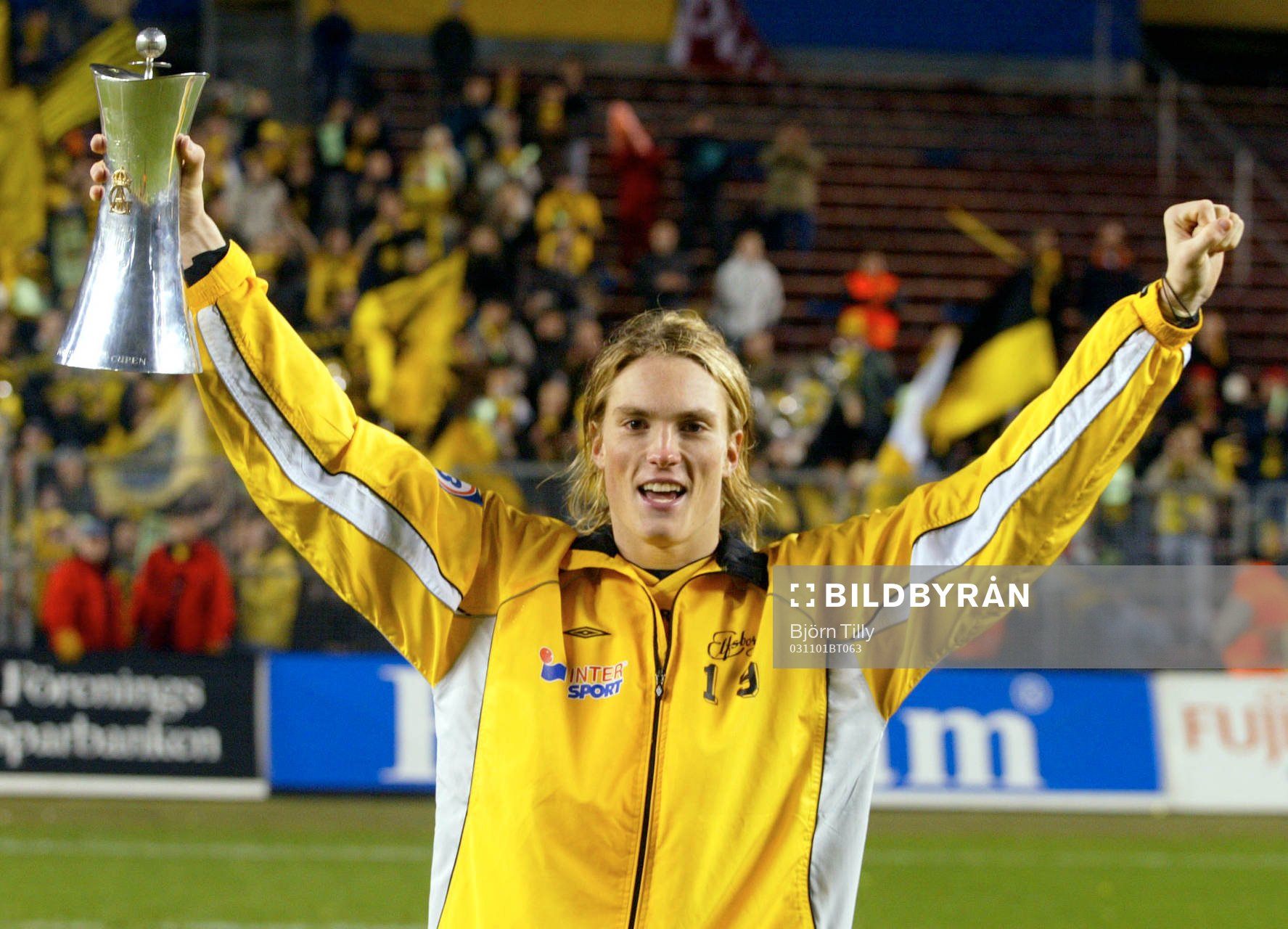  Lasse Nilsson och Elfsborg Cupmästare. Jubel, pokal.
