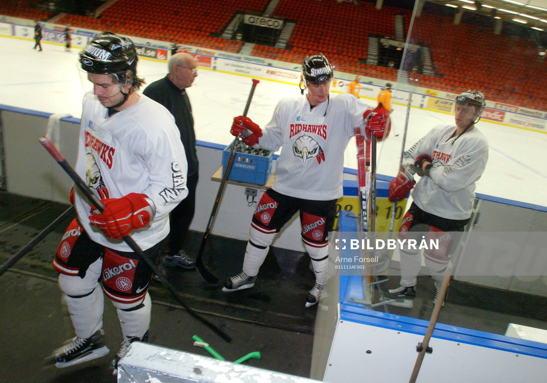 Ishockey. Malmö IF. Kris. MiF-spelarna lämnar isen för