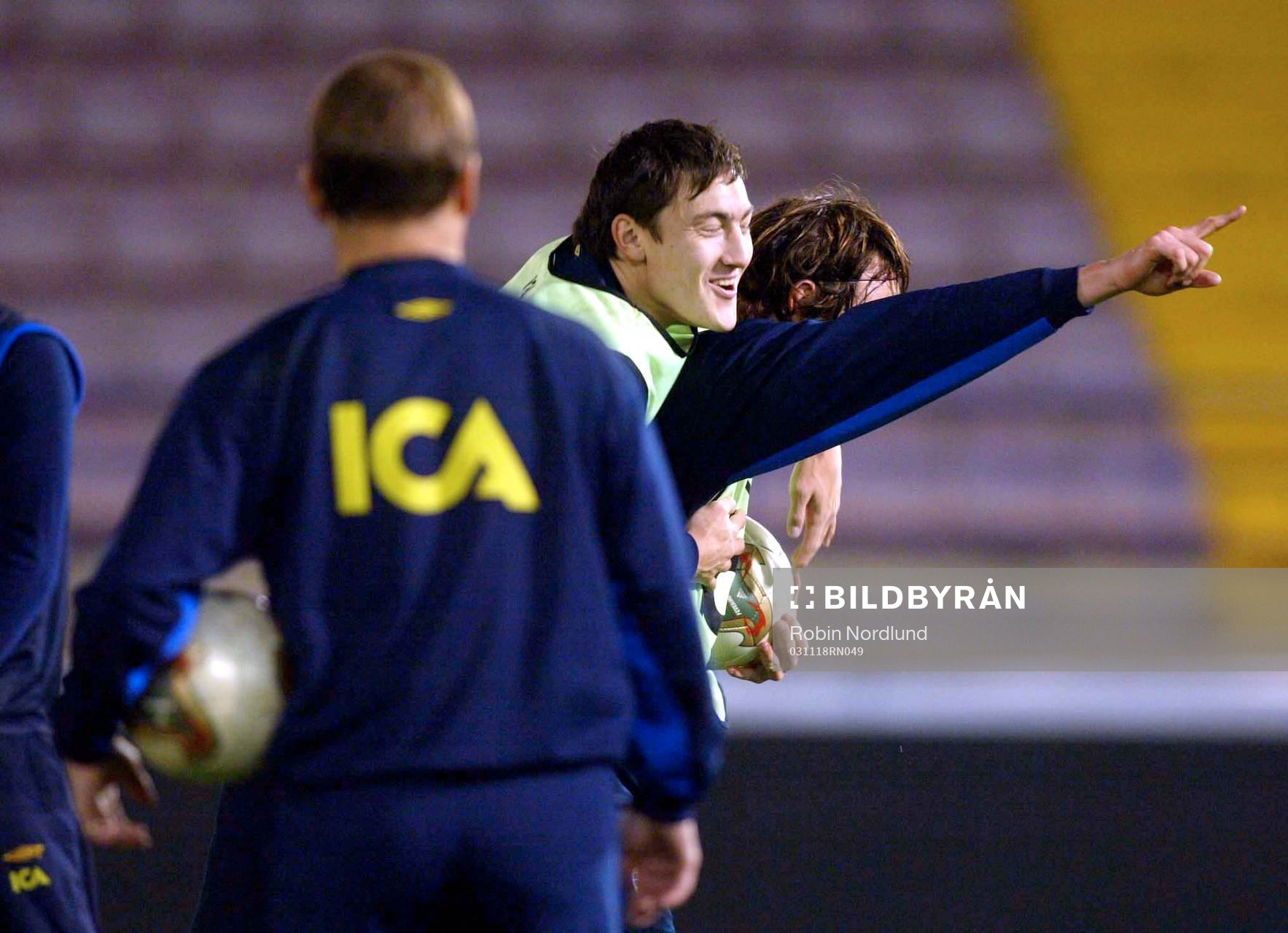 Stefan Ishizaki och Kim Källström jublar över ett