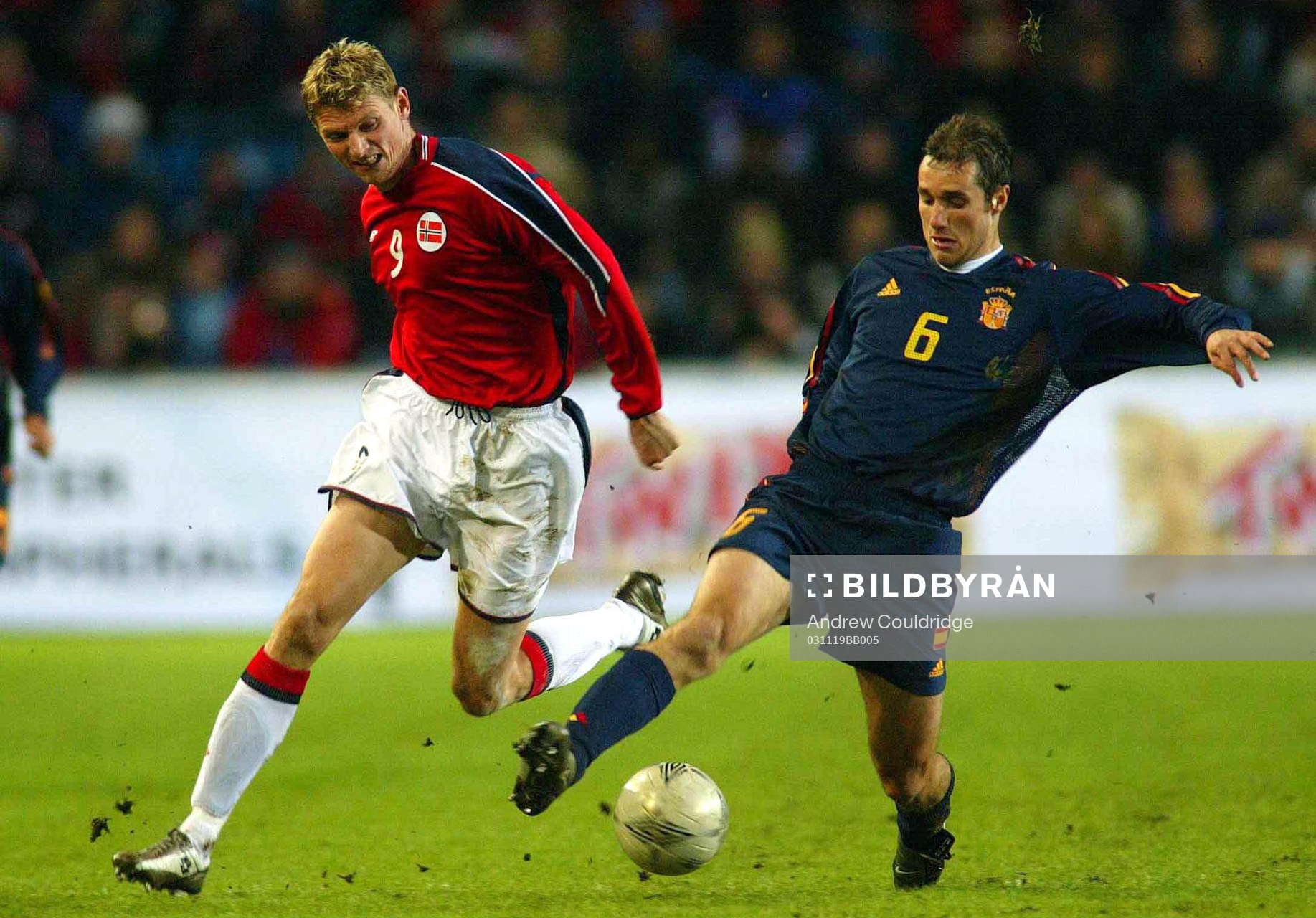Tore Andre Flo, Norge och Ivan Helguera, Spanien