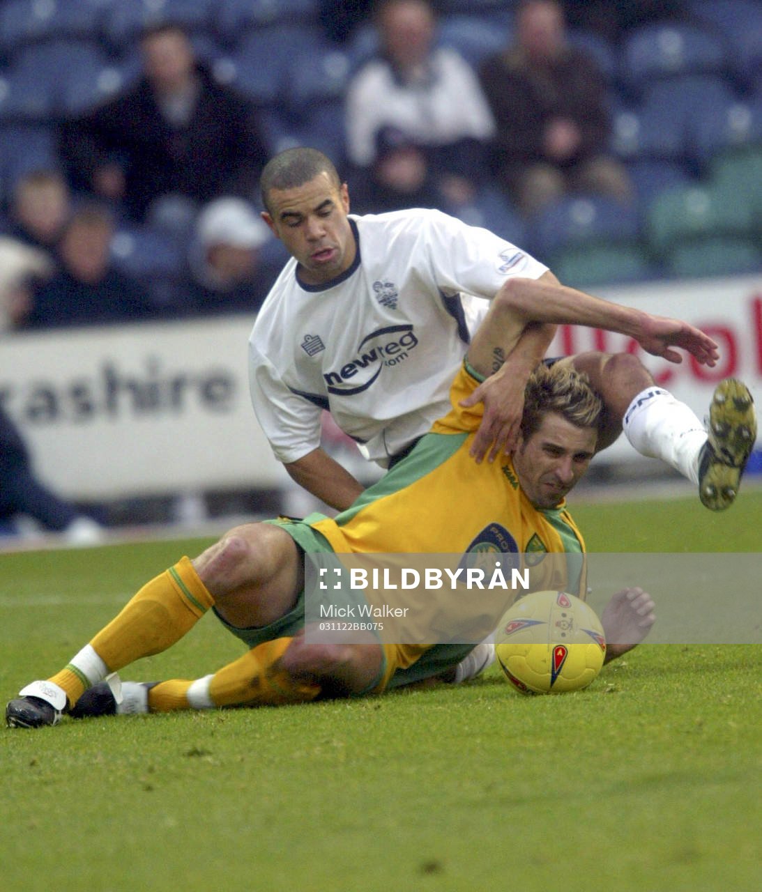  Marlon Broomes - Preston och Darren Huckerby - Norwich