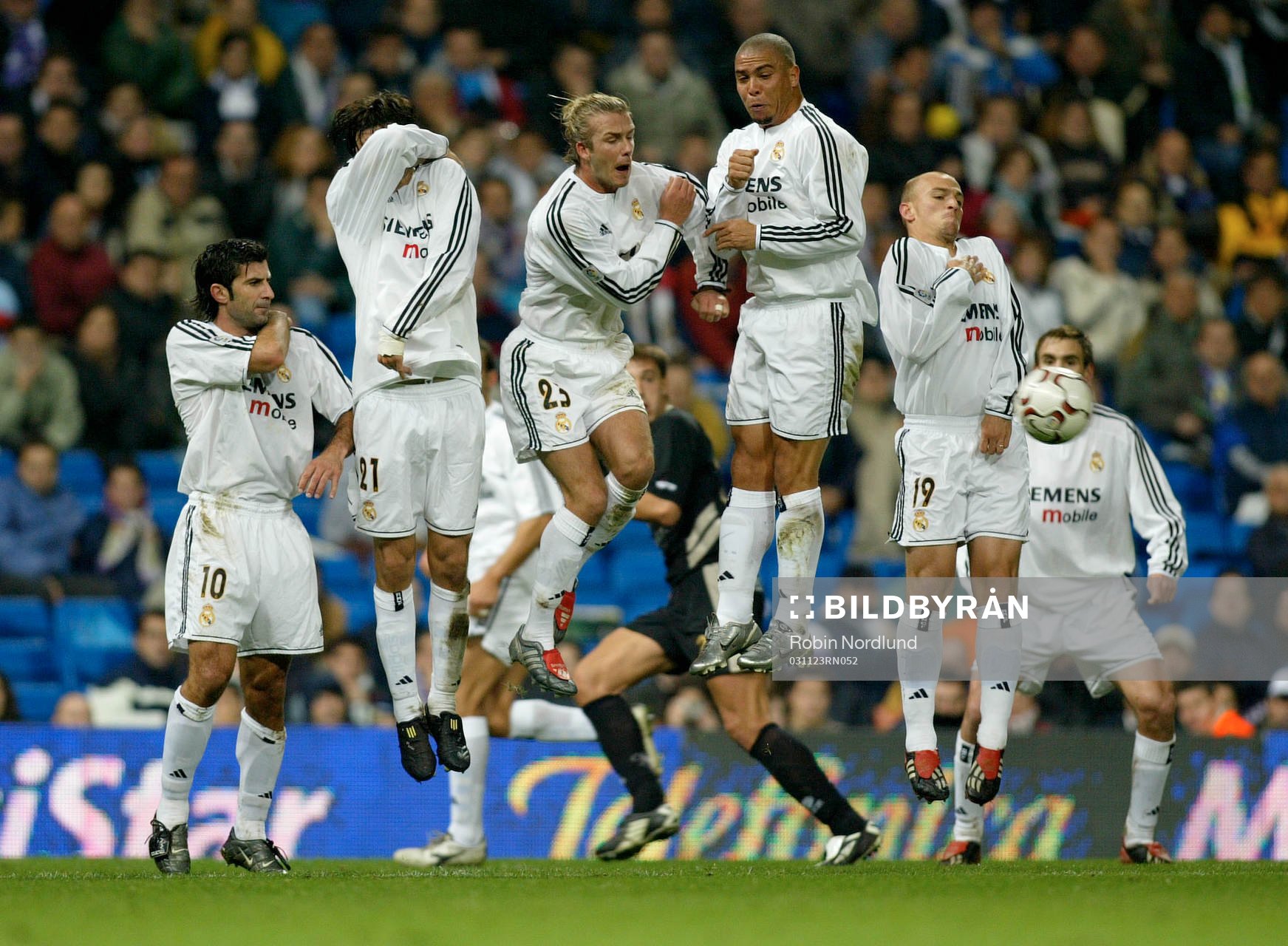 Frispark, f.v Figo, Solari, Beckham, Ronaldo och Cambiasso.