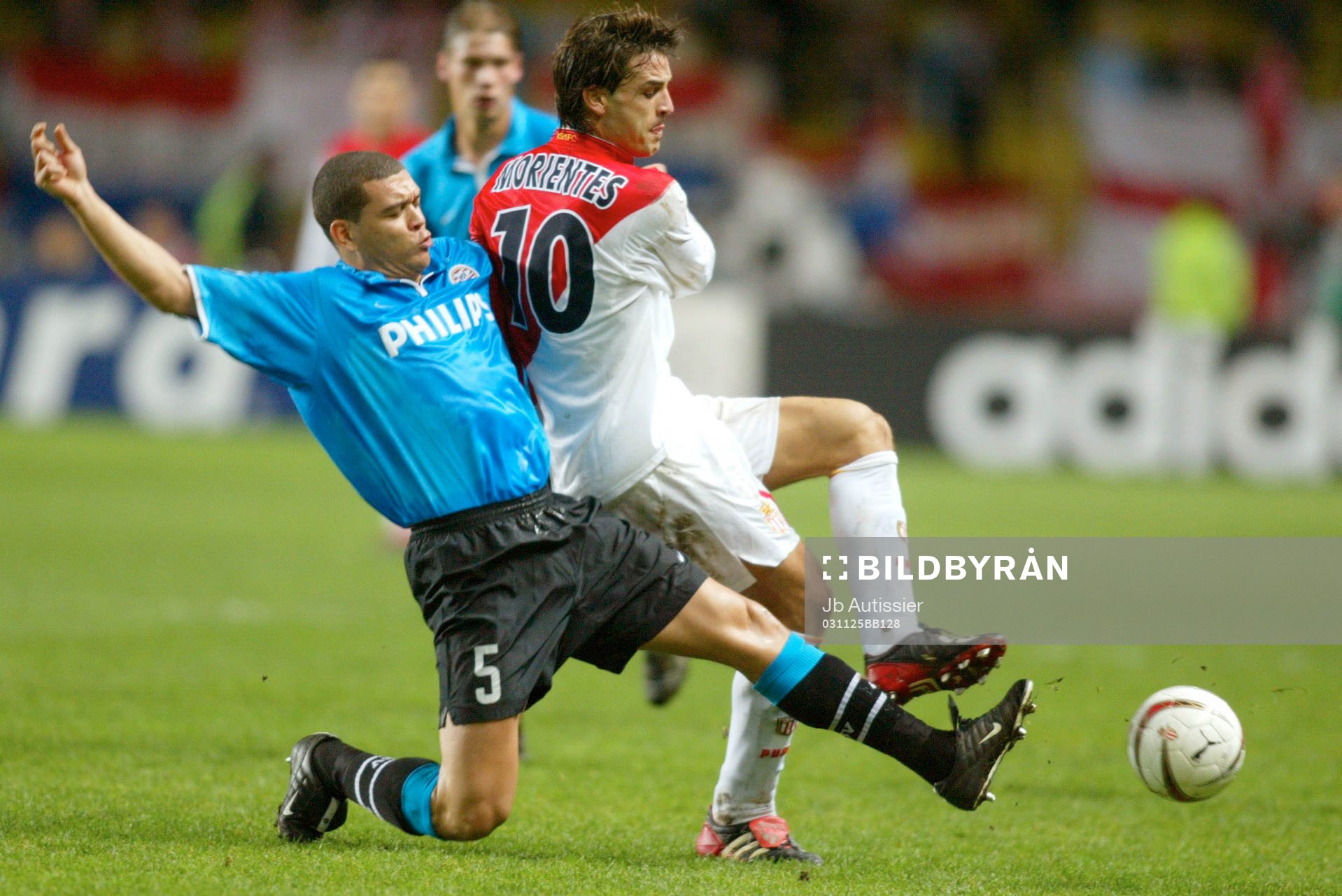 Fernando MORIENTES och Wilfred BOUMA