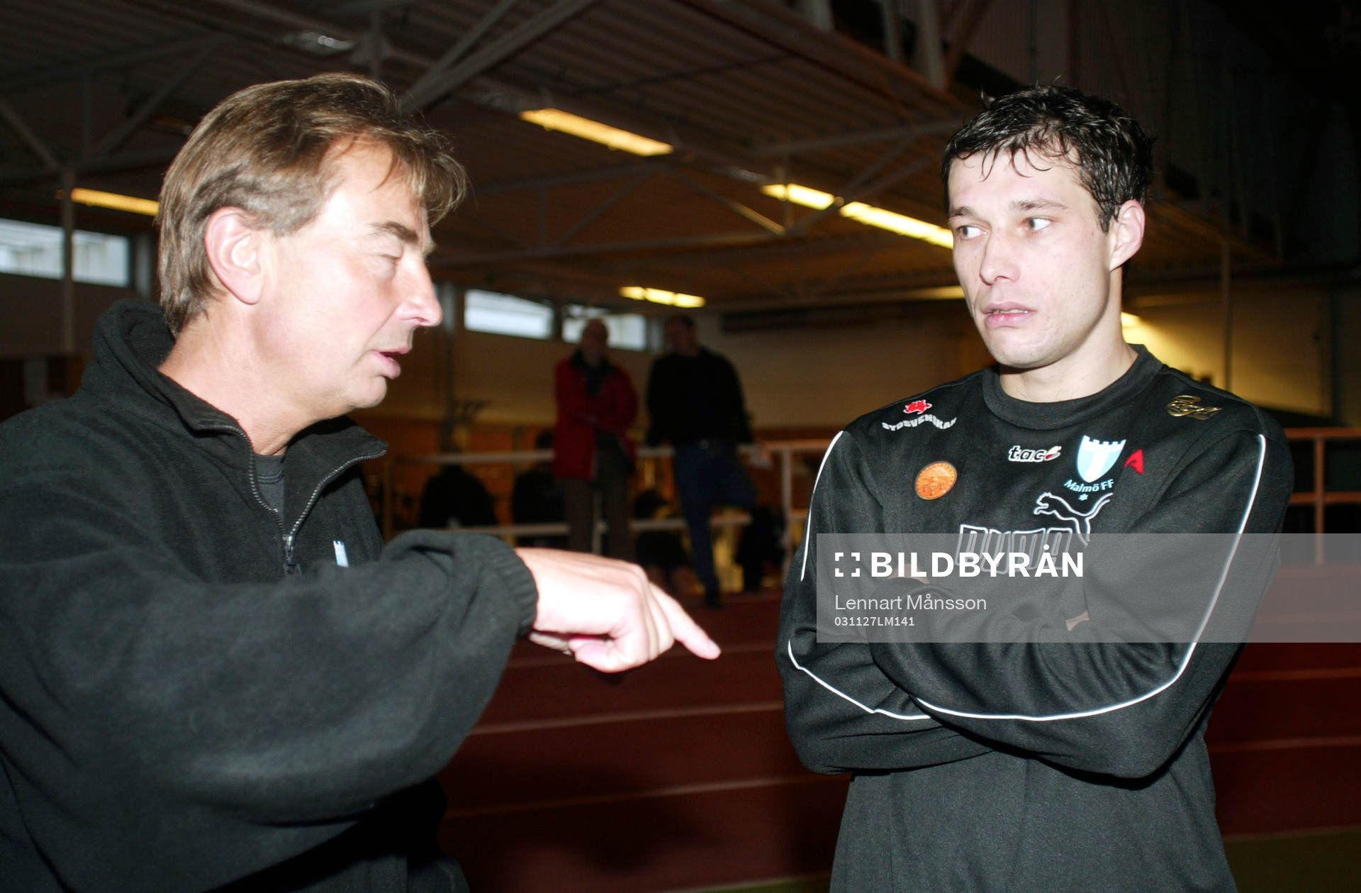 Tom Prahl, tränare instruerar nyförvärvet Igor
