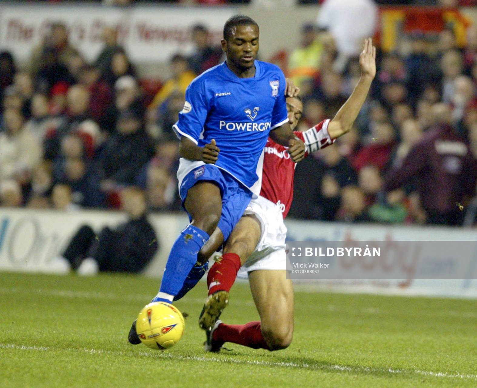  Darren Bent, Ipswich mot Des Walker, Nottingham.
