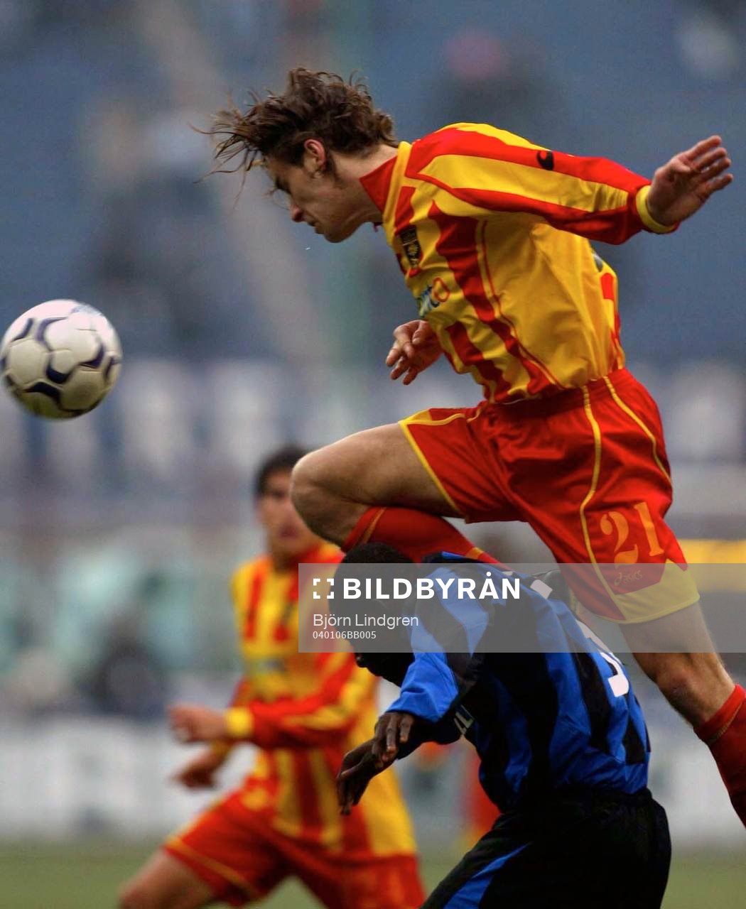 Lorenzo Stovini, Lecce vinner nickduell mot Obafemi