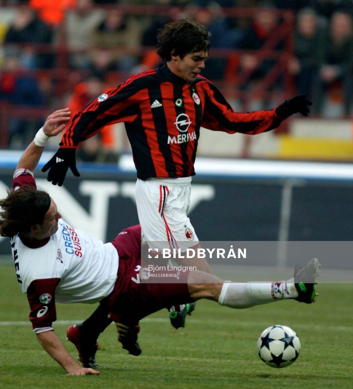 Fotboll, Italiensk, Serie A, Milan - Reggina: Kaku, Milan fälls och får sig en straff