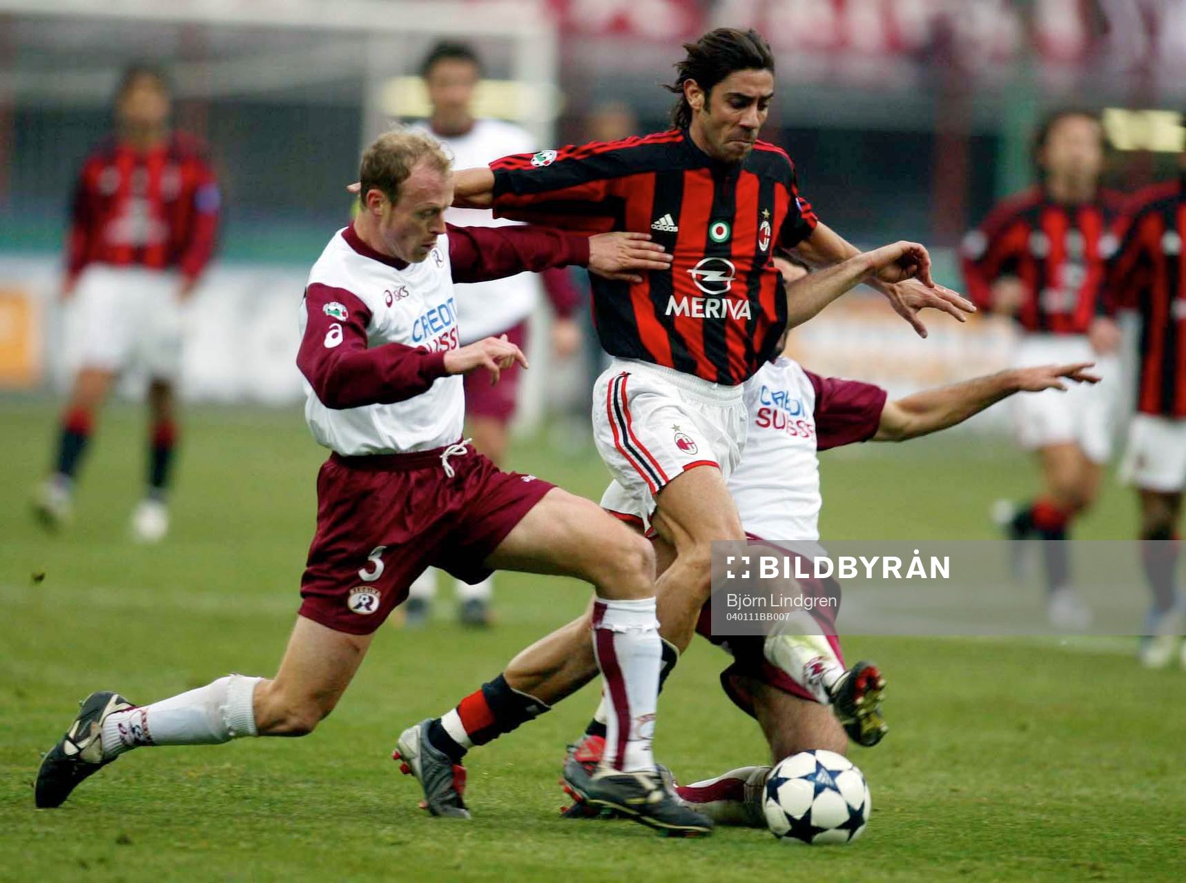 Rui Costa tas hårt av Reggianaförsvaret