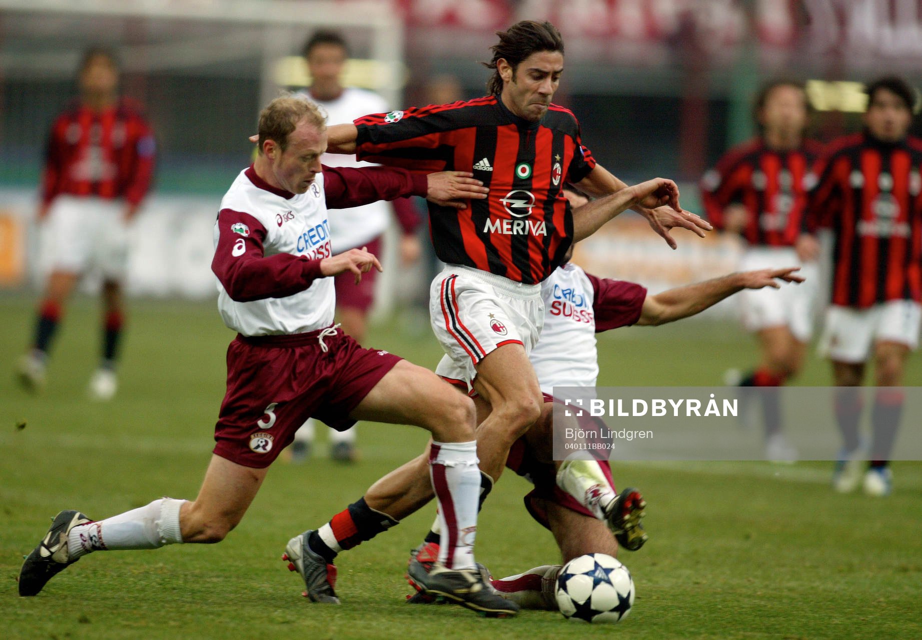 Carlo Humberto Paredes, Reggina tacklar Manuel Rui Costa,