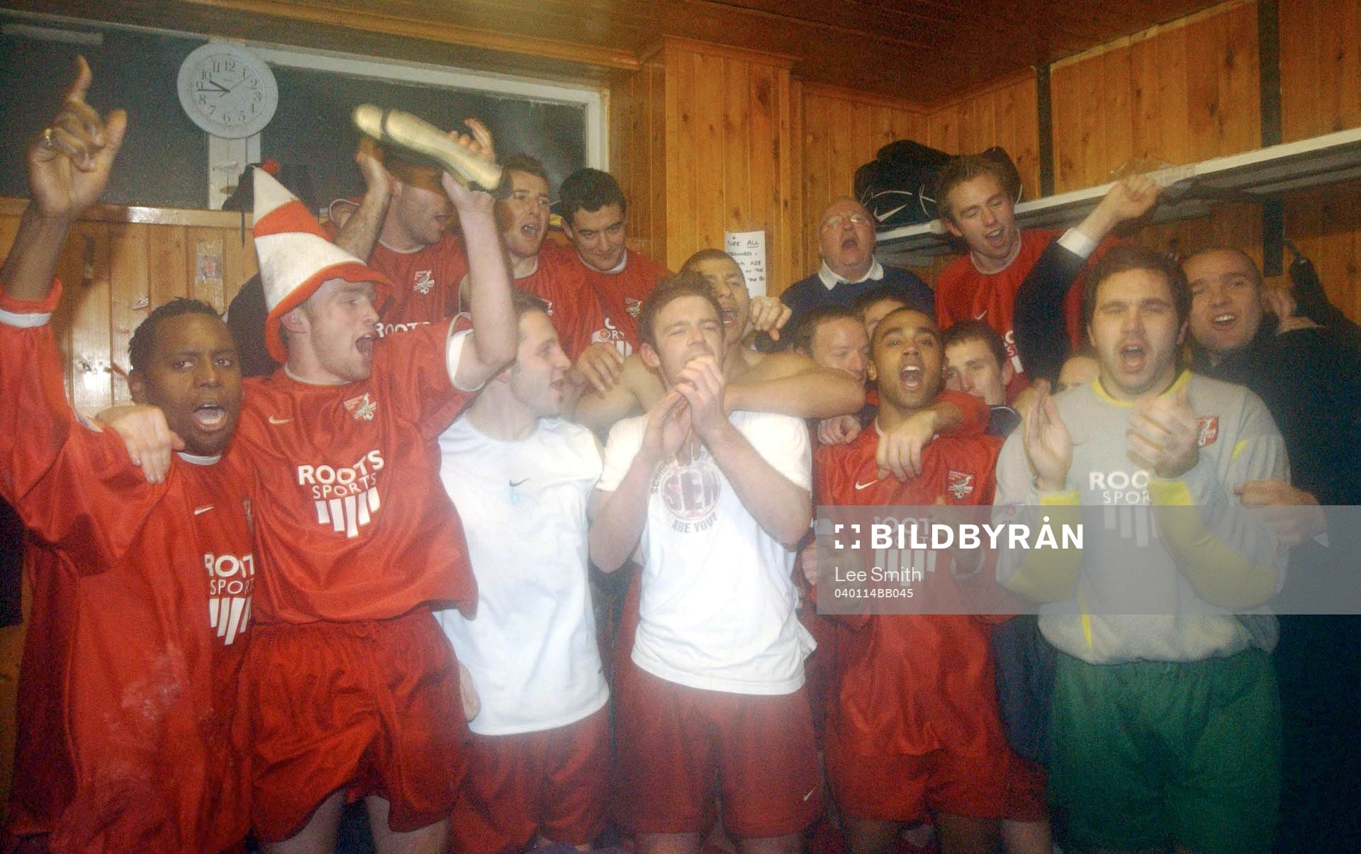  Scarborough i vilt jubel efter matchen.