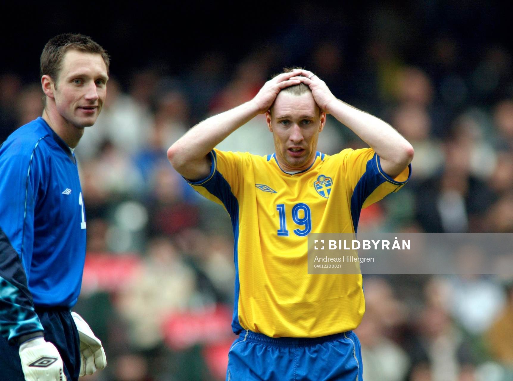  0-3 förlust för Sverige. Niklas Skoog, Sverige och Terje Skjeldestad, målvakt, Norge.