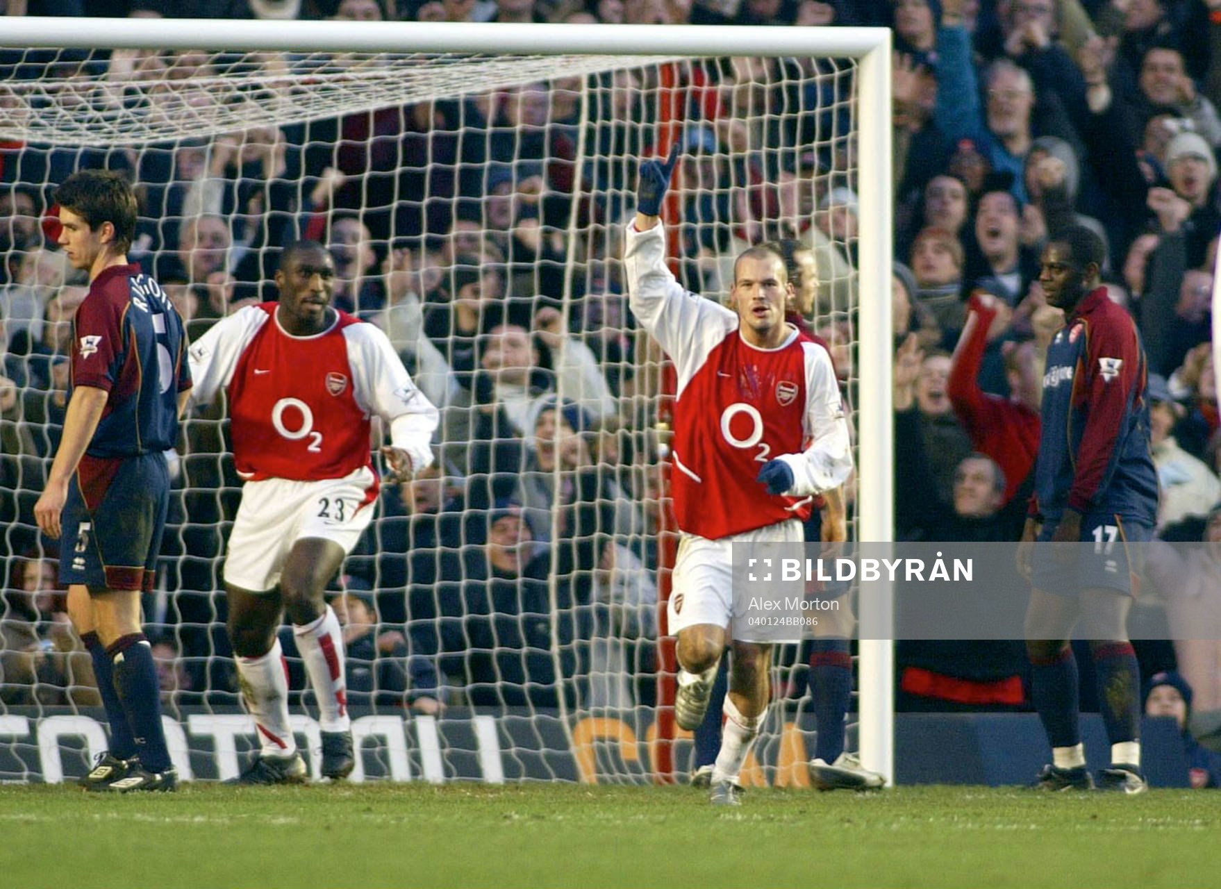  Fredrik  Ljungberg, Arsenal, jubel .
