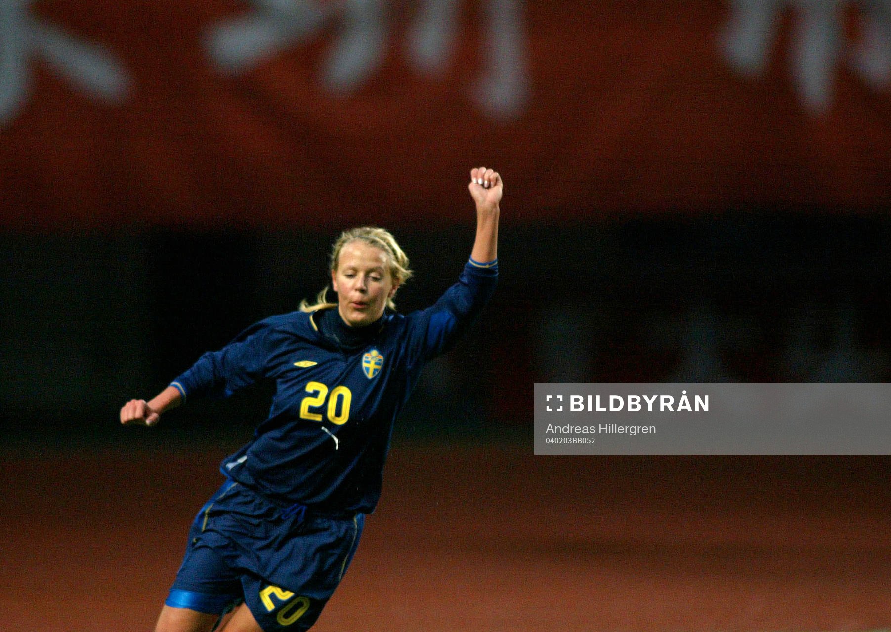 2-2, Josefine Öqvist, gör Sveriges andra mål, jubel.