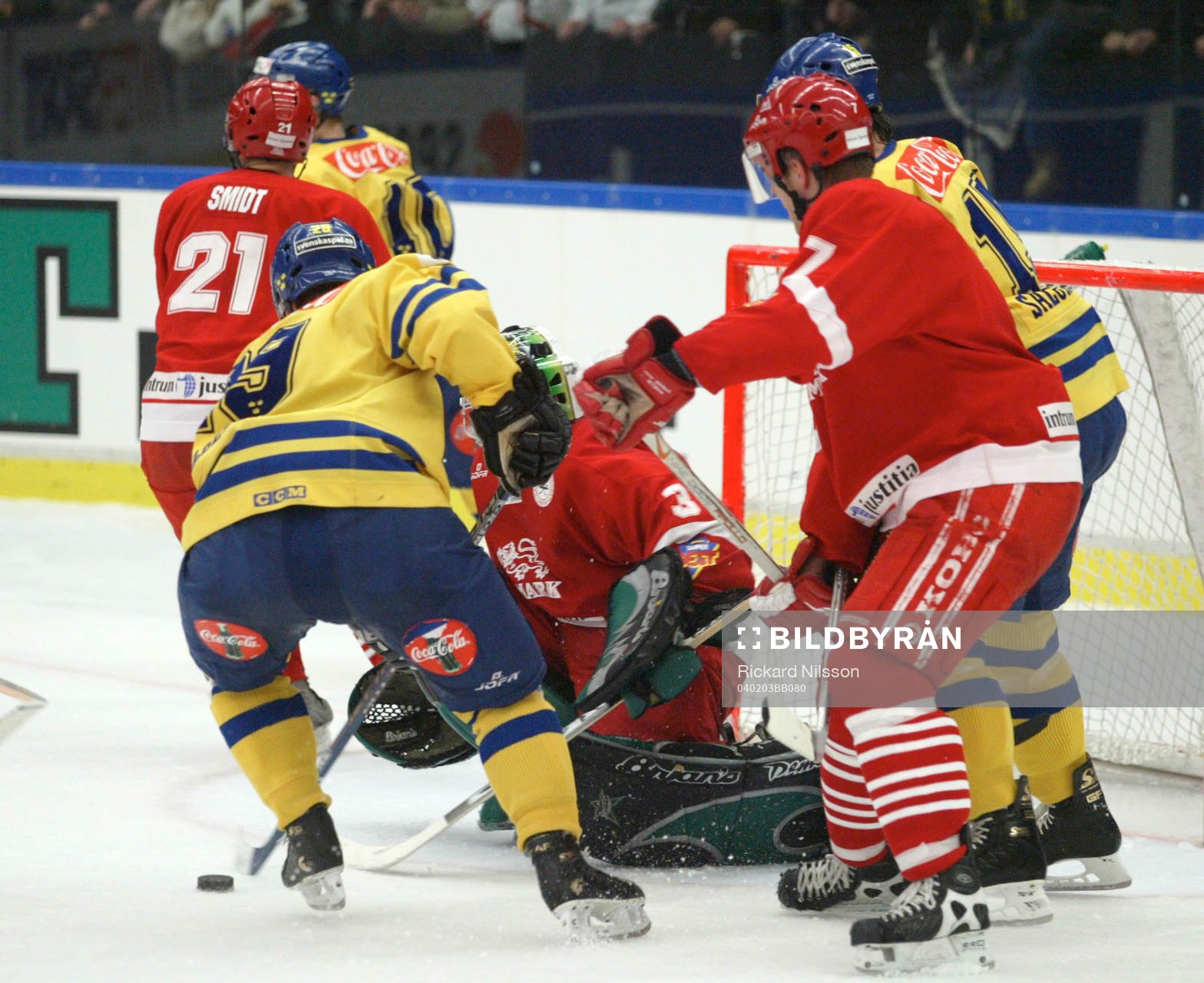Mikael Karlberg, Sverige, utmanar Peter Hirsch, målvakt