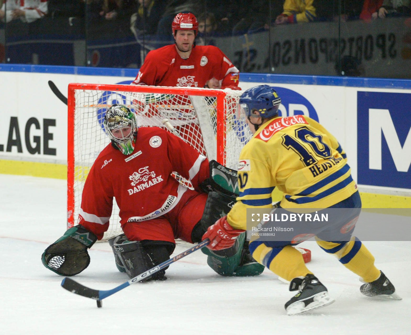 Jonathan Hedström, Sverige, utmanar Peter Hirsch,