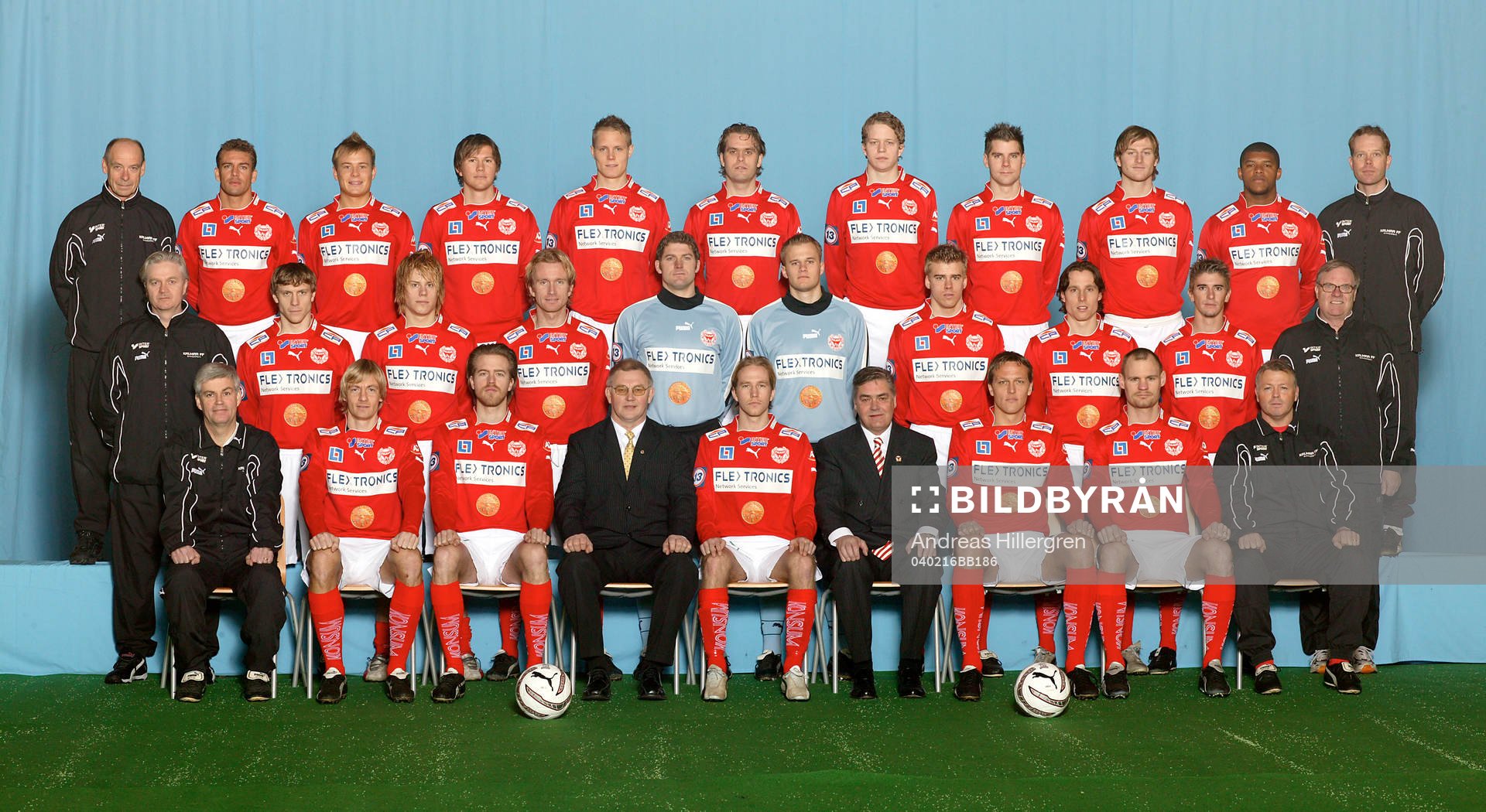  Bakre raden från vänster: Kjell Svensson (sjukgymnast), Fabio, Christoffer Bengtsson, Christer Persson, Anton Holmberg, Lasse Johansson, Jonas Fried, Stefan Rodevåg, Daniel Mobaeck, Dede, Anders Karlsson (målvaktstränare).