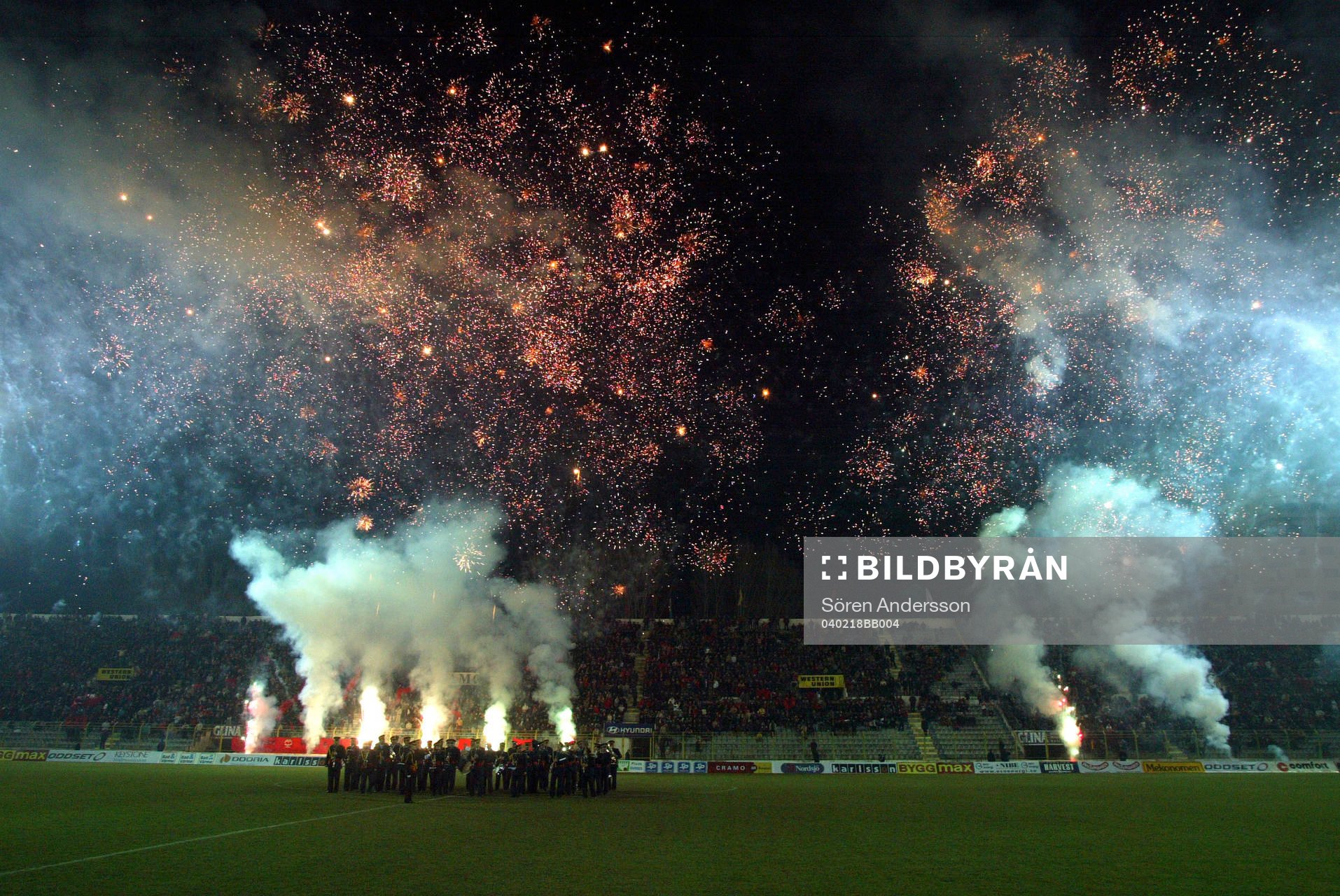 Qemal Stafa Stadion, fyrverkeri