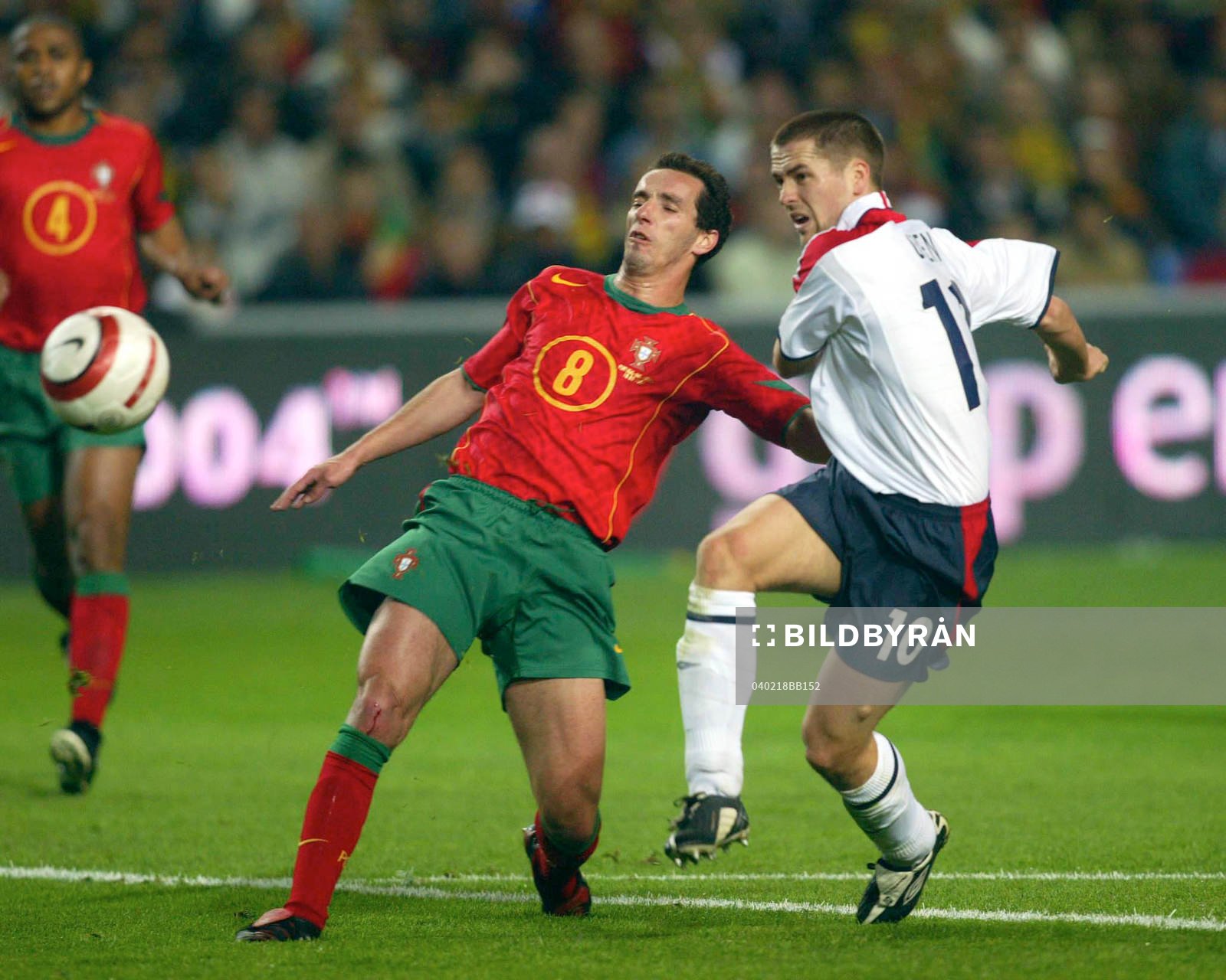 Petit, Portugal och Michael Owen, England