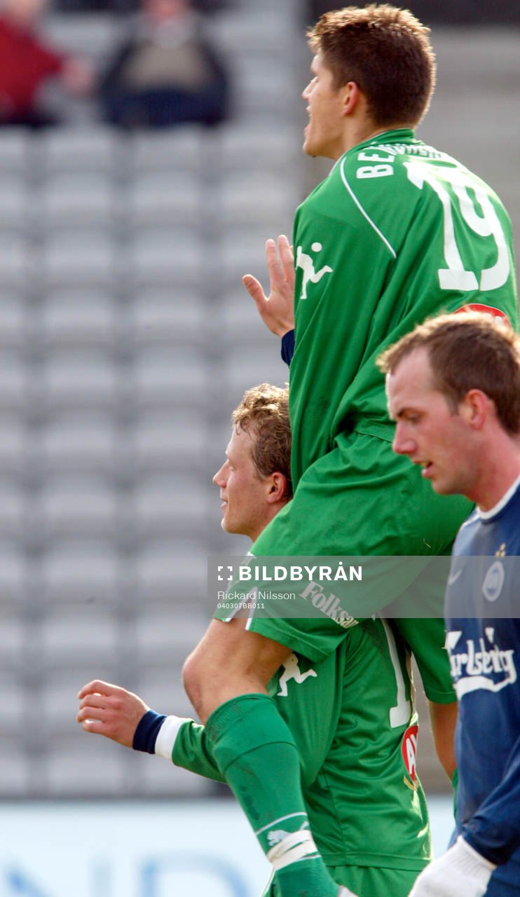 Erik Johansen och Nadir Benchenaa, Hammarby. Jubel