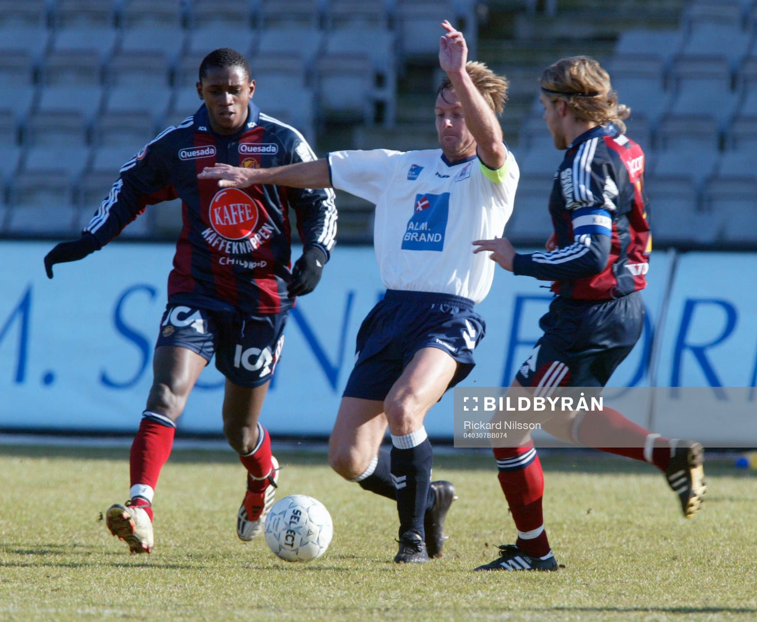  René Makondele, Djurgården och Brian Steen Nielsen, Århus.