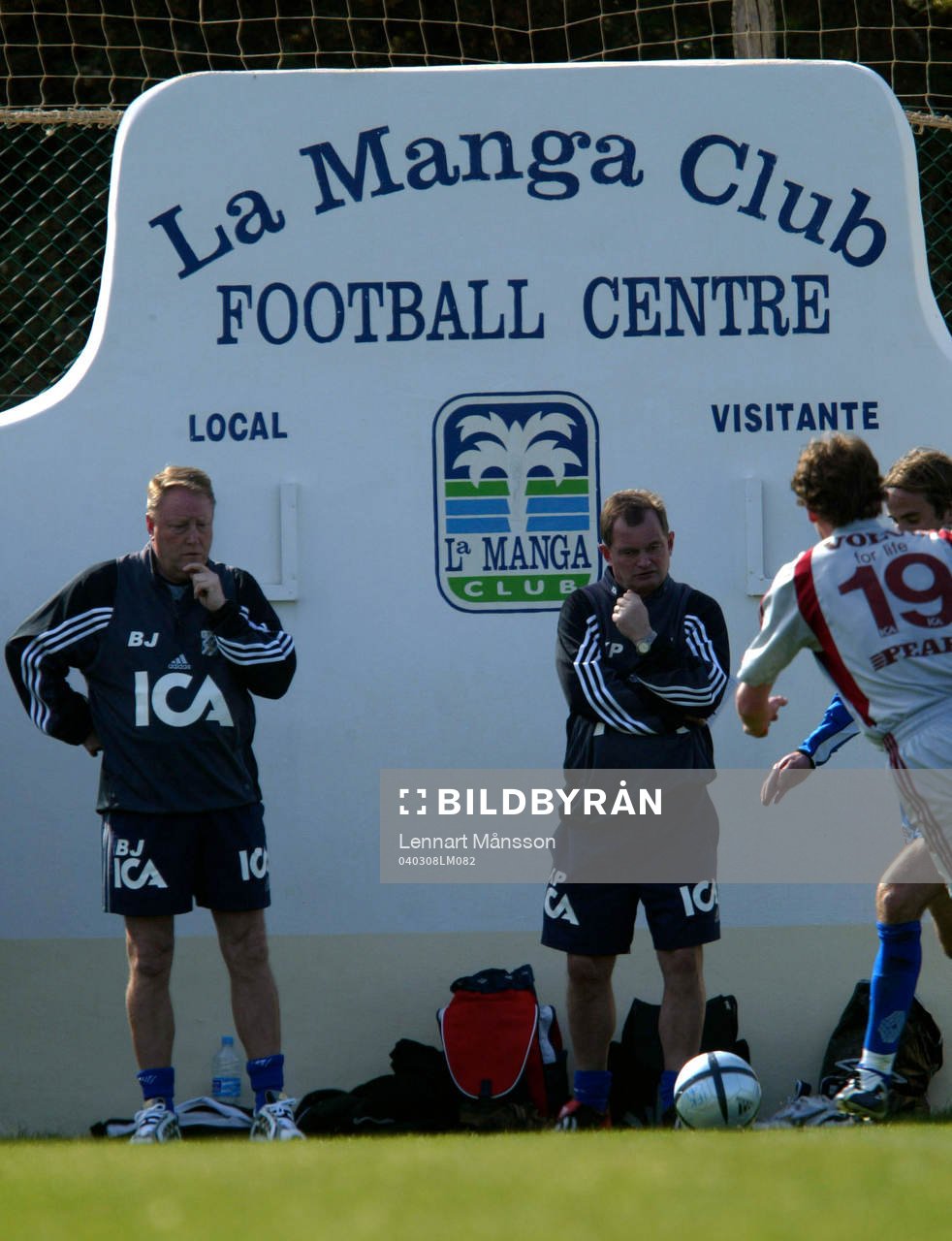 Tränarteamet Bosse Johansson och Kjell Pettersson ser