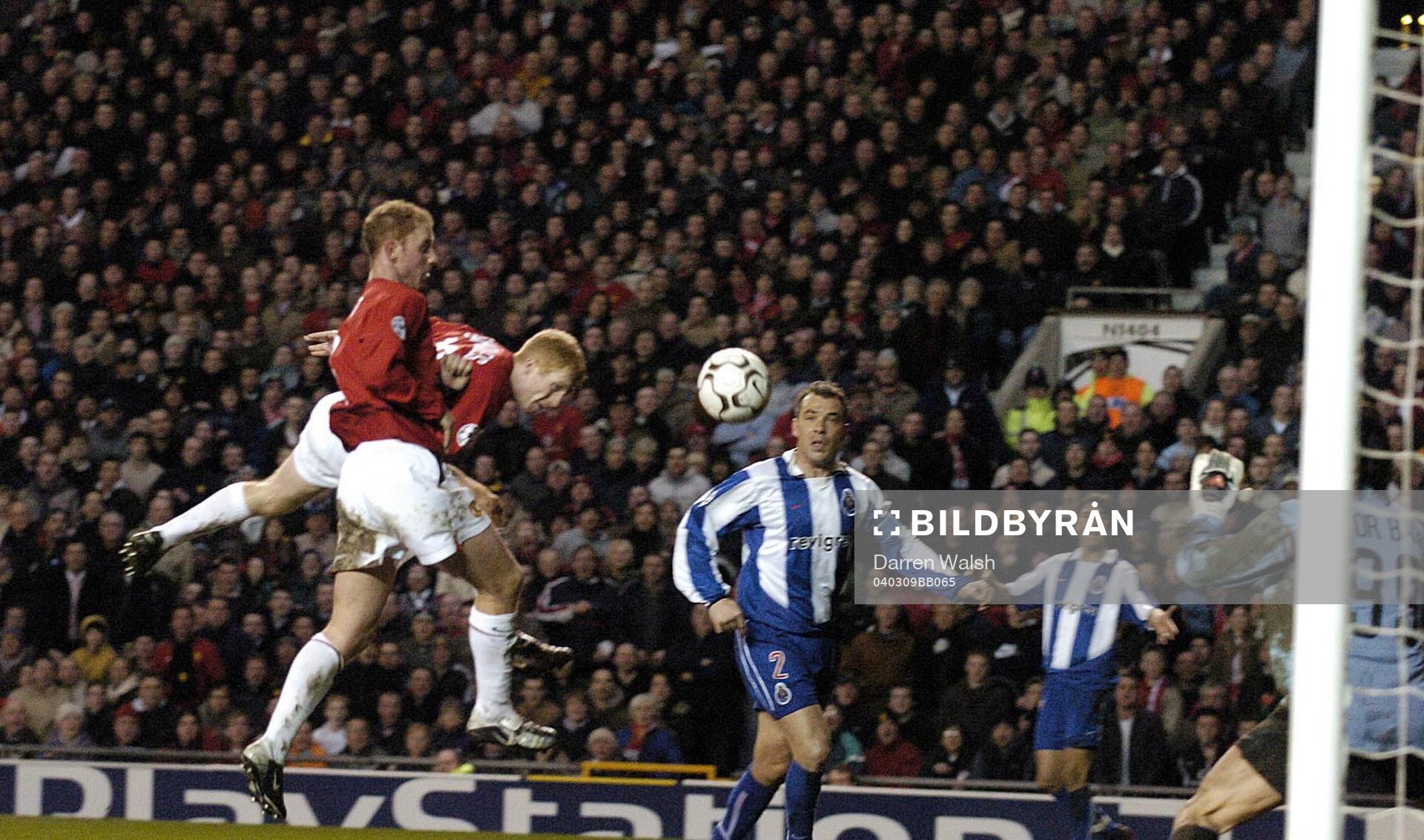 Manchester United v Porto: Paul Scholes, Manchester nickar