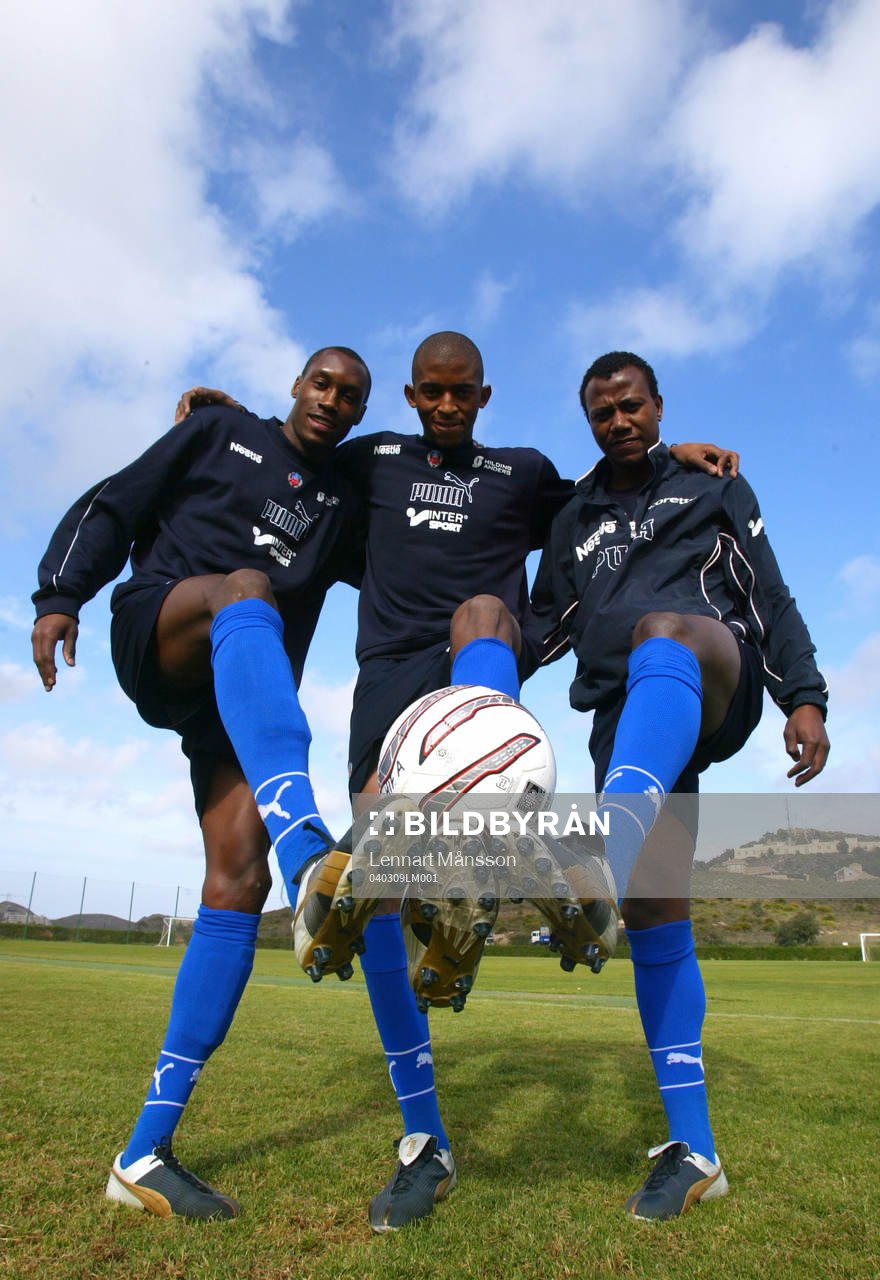 Fotboll, Träningsläger, Helsingborg: HIF-are från tre världsdelar, fr.v. Atiba Hutchinson, Kanada, Thando Mngomeni, Sydafrika och Dinei Resende, Brasilien
