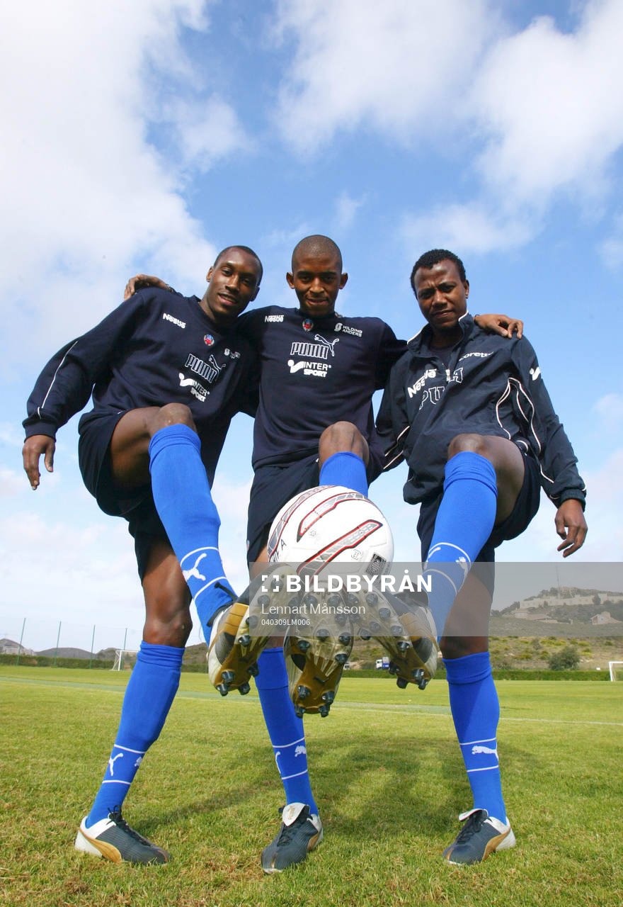  HIF-are från tre världsdelar, fr.v. Atiba Hutchinson, Kanada, Thando Mngomeni, Sydafrika och Dinei Resende, Brasilien