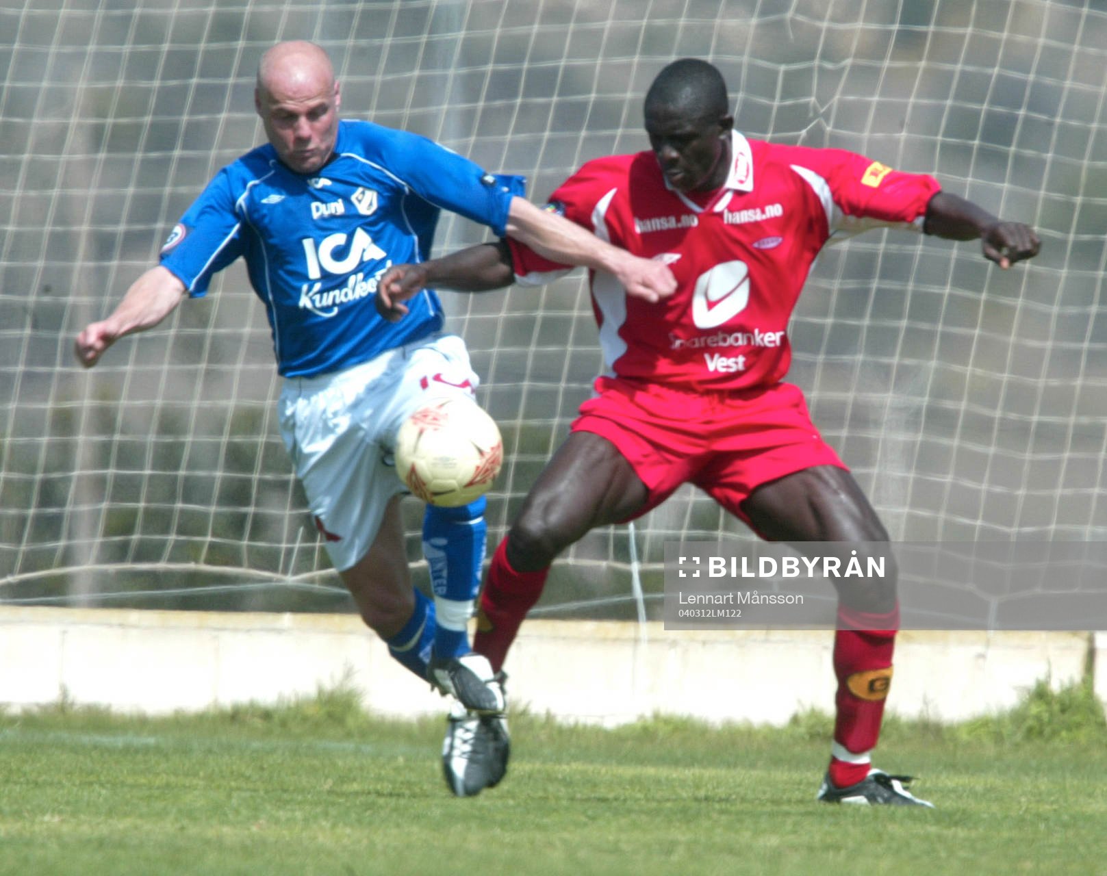 Magnus Svensson kämpar mot Seyi Olufinjana