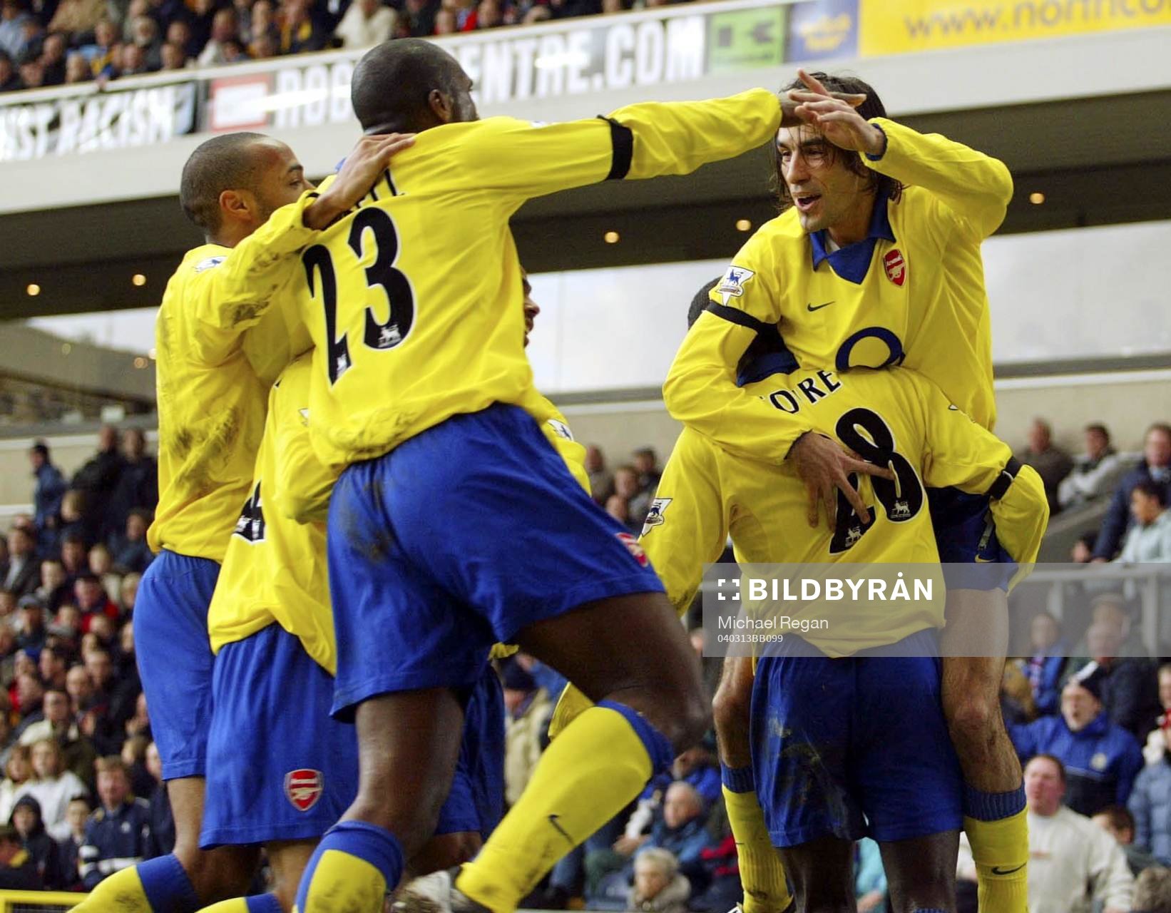 Robert Pires, Arsenal jublar (Jubel) 