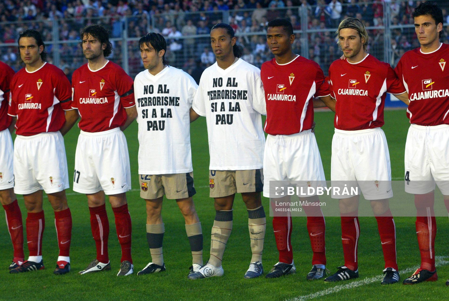 Ronaldinho, Barcelona mfl. i en manifestation mot