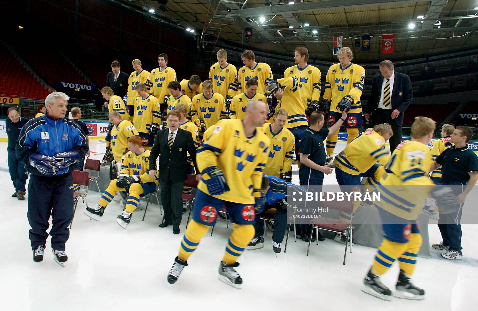 Ishockey, Sverige, sista tränigen
