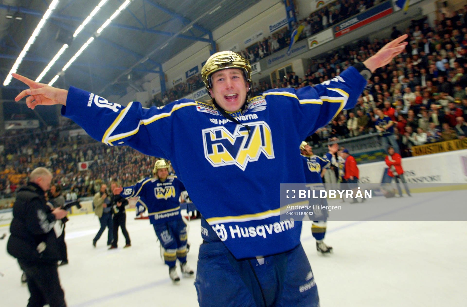 SM-guld till HV71 (Guld) David Fredriksson jublar