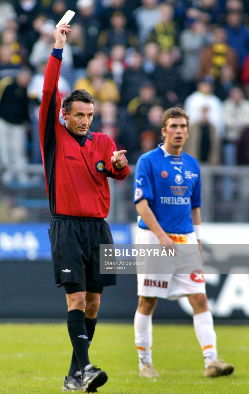 Miro Ukalovic, domare, gult kort