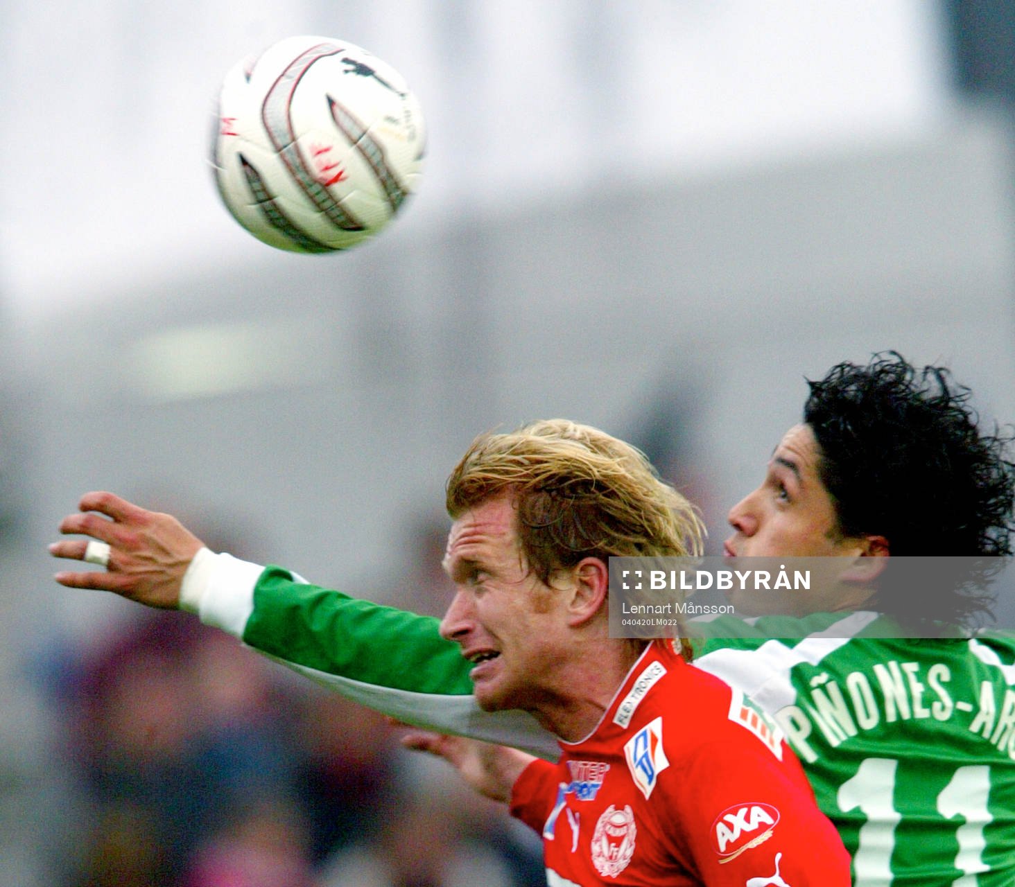 Niklas Kaldner nickduellerar med Pablo Pinones-Arce