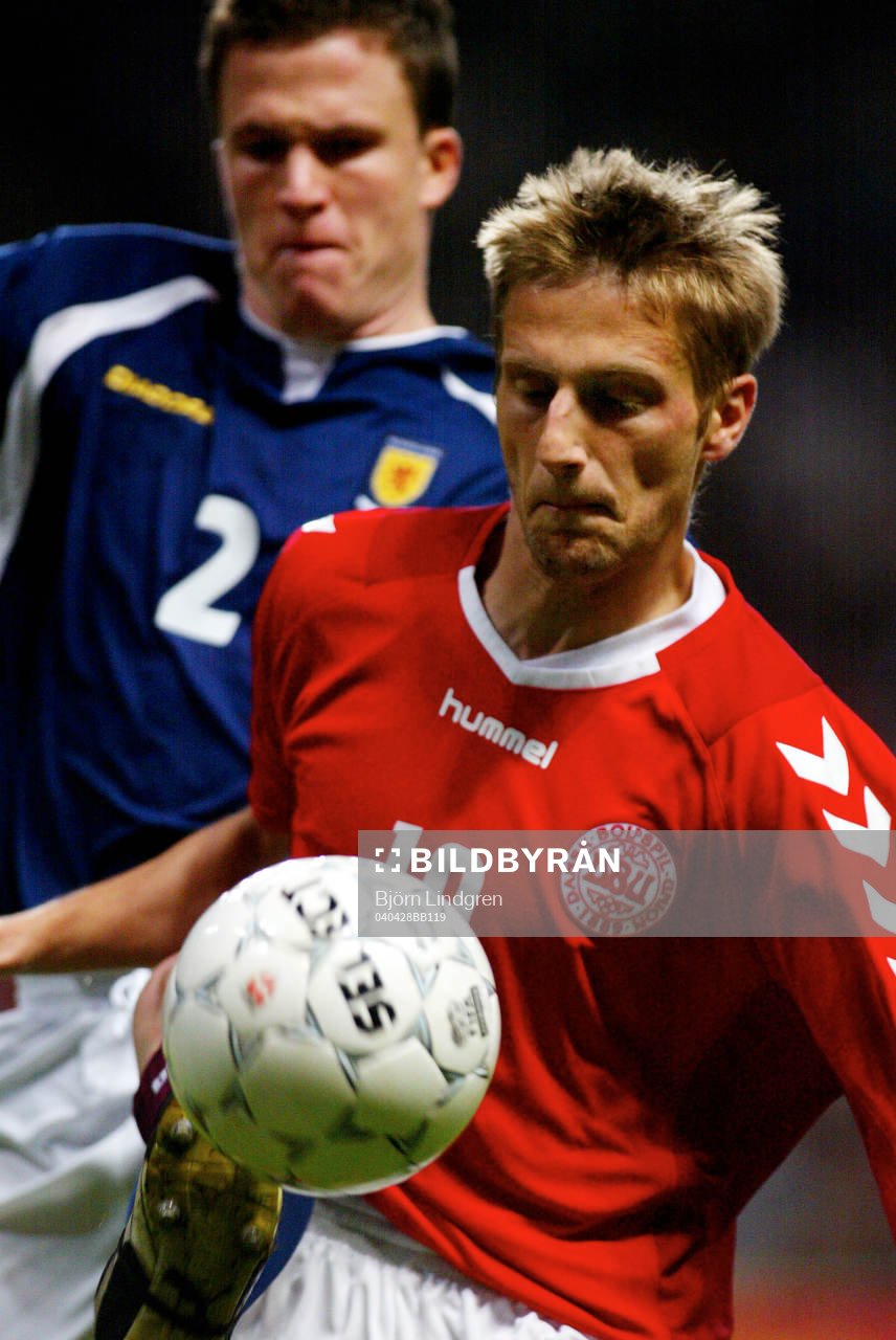 Gary Caldwell, Skottland och Martin Jörgensen, Danmark