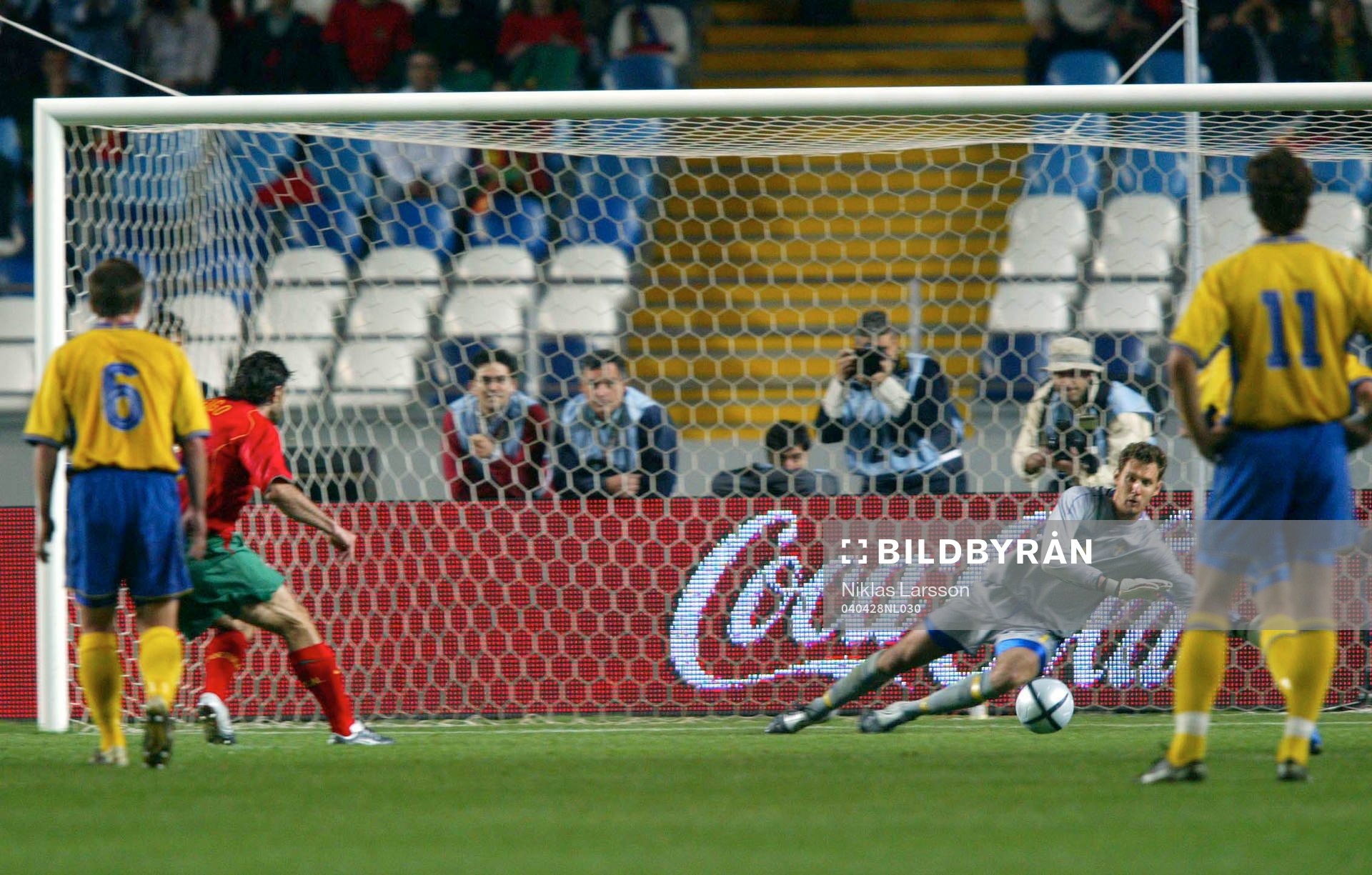Andreas Isaksson, Sverige (Målvakt) Luis Figo, Portugal
