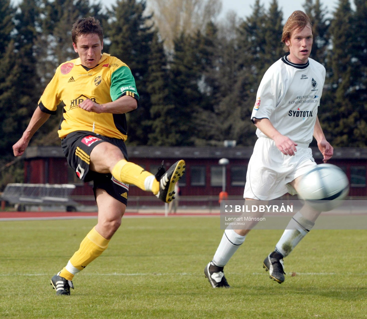  Jimmie Augustsson skjuter.