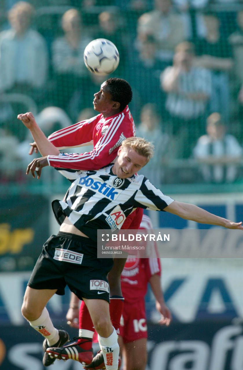 Yannick Ngabu Bapupa  och Antti Okkonen. Nickduell