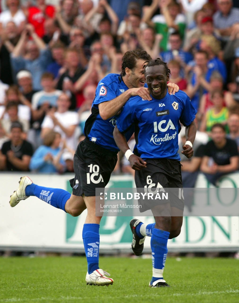 Sharbel Touma och Yaw Preko, jubel