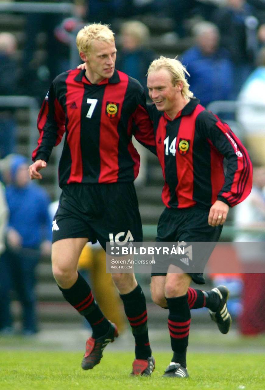 Fotboll, Superettan, Brommapojkarna - Norrköping: Martin Ekström jublar tillsammans med Richard Henriksson, BP, efter att ha slagit in 1-0 på straff