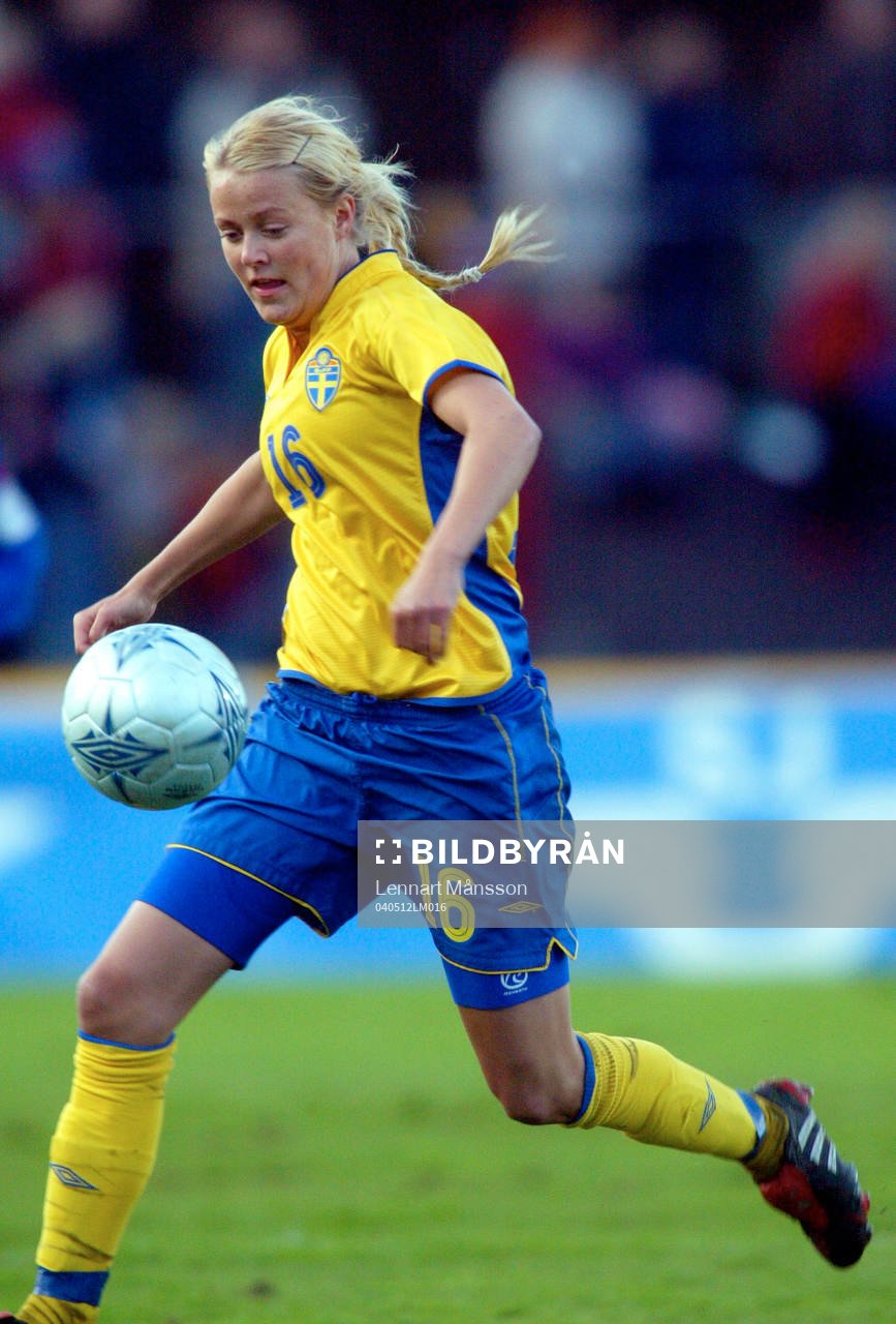Josefine Öqvist, Sverige