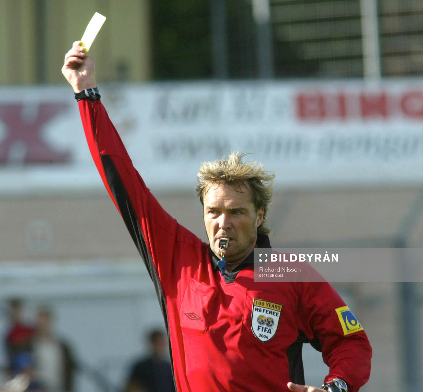 Anders Frisk, domare (Gult kort, Varning)