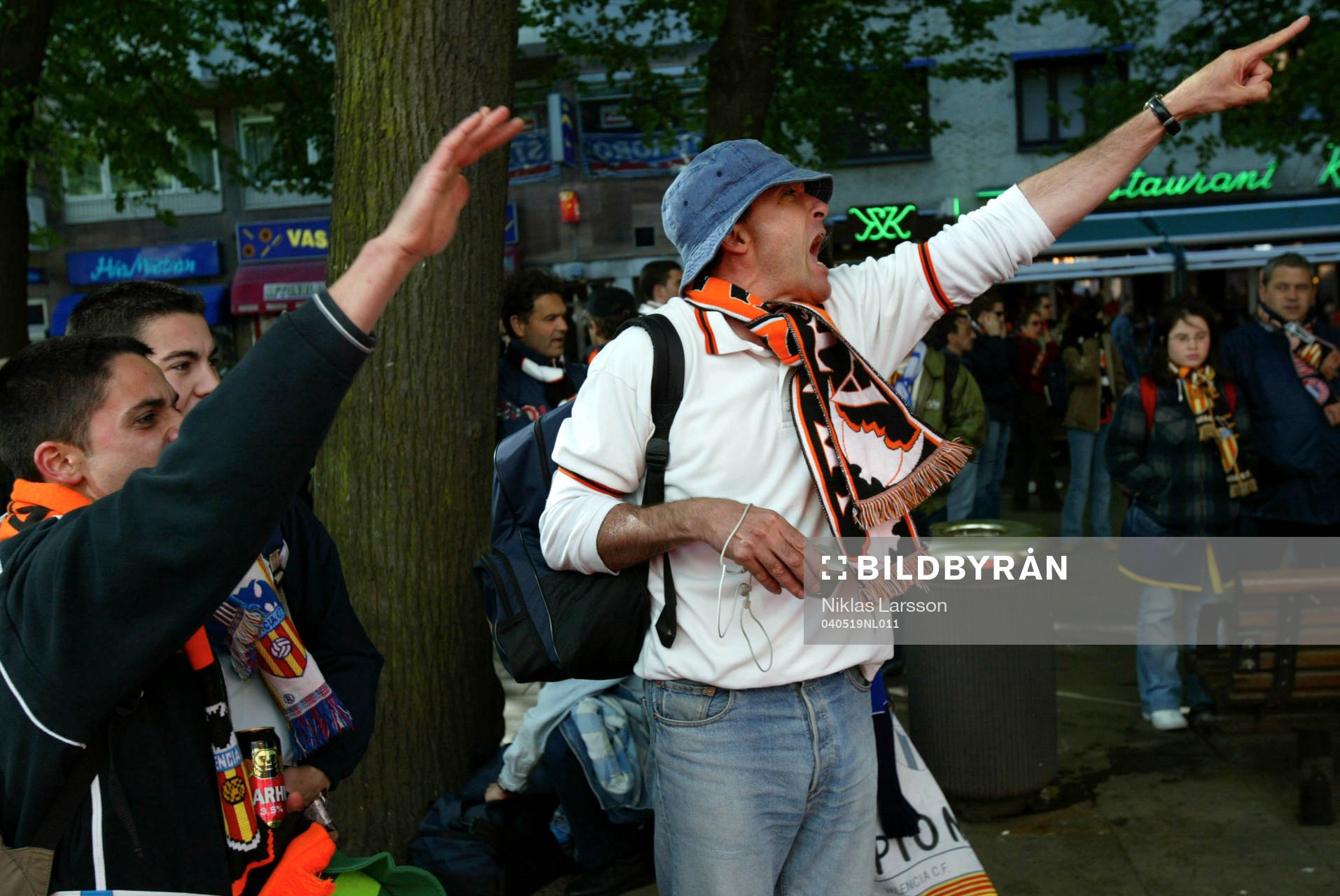 Valencias fans värmer upp
