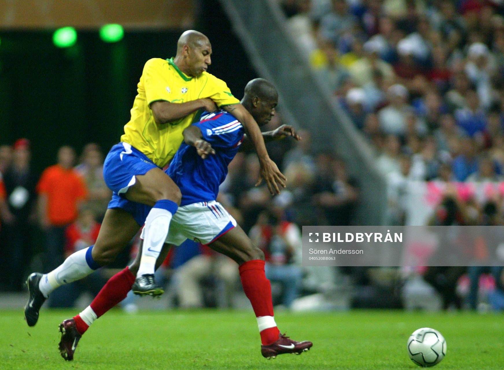 Luisao, Brasilien och Oliver Kapo, Frankrike