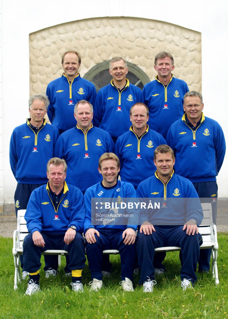  Bakre raden fr. v: Johan Allgulander, naprapat, Lars Richt, Lennart Ljung, målvaktstränare.