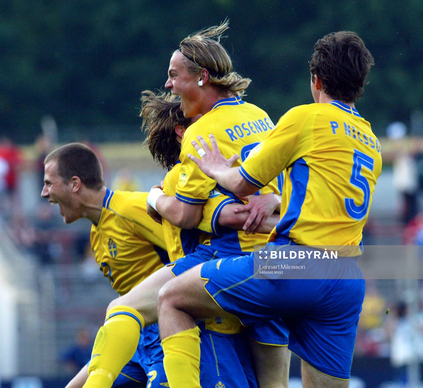 Markus Rosenberg och Johan Elmander, Sverige (Jubel)