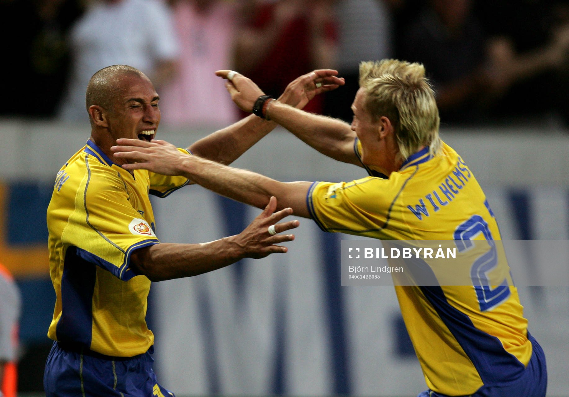 Henrik Larsson och Christian Wilhelmsson, Sverige, jubel